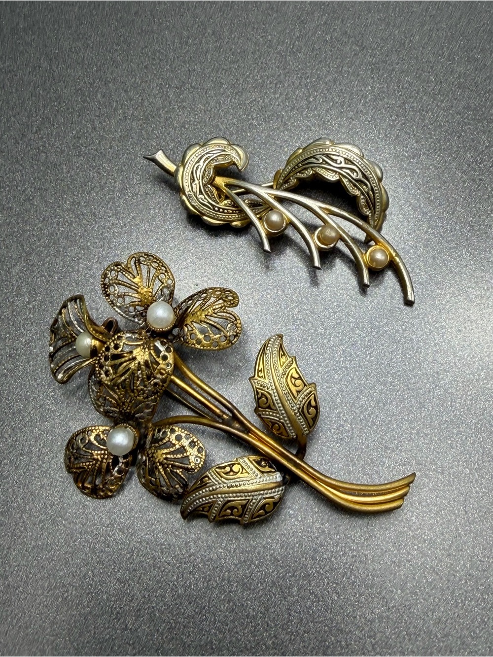 Vintage Damascene brooches lot of 2 #cz304